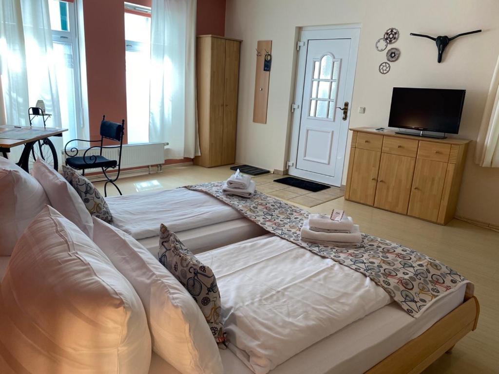 Hotel-Pension Mandy - Adults Only Senftenberg Buitenkant foto